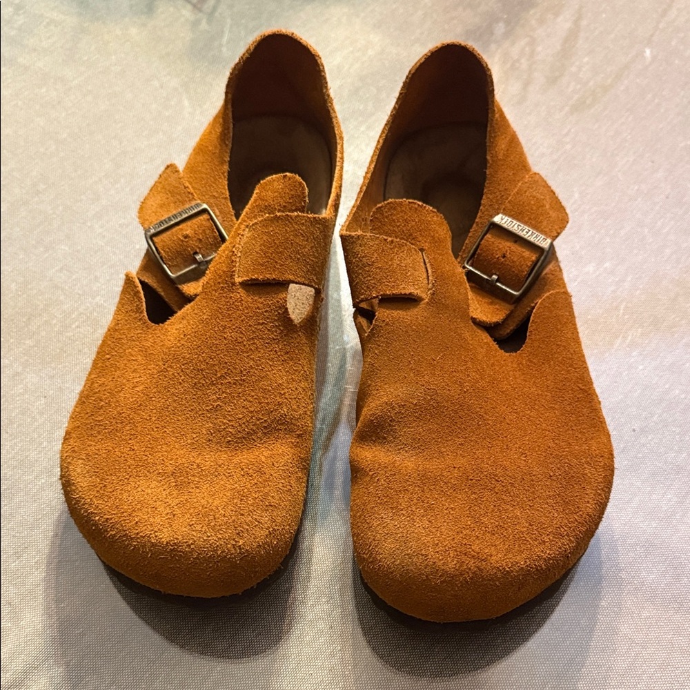 Birkenstock Women's Shoes in Warm Tan Suede - Picture 3 of 4